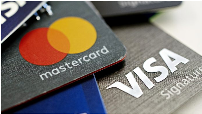 Visa和万事达卡与美国商家达成里程碑式的和解，结束了20年的刷卡费之争