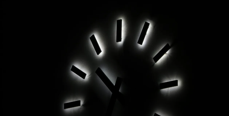 泰瑟公司为 5000 亿美元的高风险交易设定了 14 天的最后期限